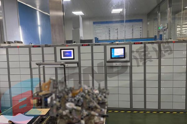 某汽车领域存储柜
